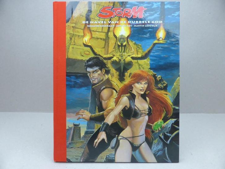 Storm - De navel van de dubbele god, DLC dossier editie, Boeken, Stripboeken, Zo goed als nieuw, Eén stripboek, Ophalen of Verzenden