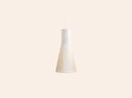 Secto 4200 wit bij TheReSales, Huis en Inrichting, Lampen | Hanglampen, Zo goed als nieuw, Hout, 50 tot 75 cm, Ophalen