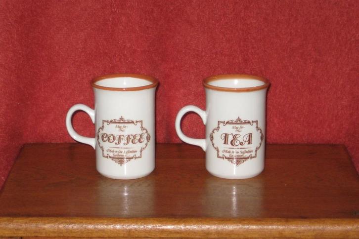 Set van twee mokken Churchill – Coffee, Tea, Huis en Inrichting, Keuken | Servies, Zo goed als nieuw, Kop(pen) en/of Schotel(s)