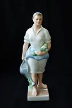Sociaal Realisme Beeld Jaren 1950 Zeldzaam Vrouw met bloemen, Ophalen of Verzenden