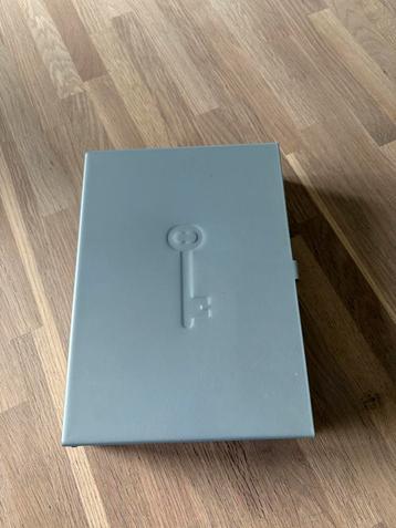 Sleutelkastje grijs metaal 28x15 cm beschikbaar voor biedingen