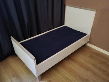 Peuterbed en matras 140 x 70 cm, wit grijs, zeer stabiel beschikbaar voor biedingen