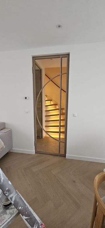 Taatsdeuren, stalen deur beschikbaar voor biedingen