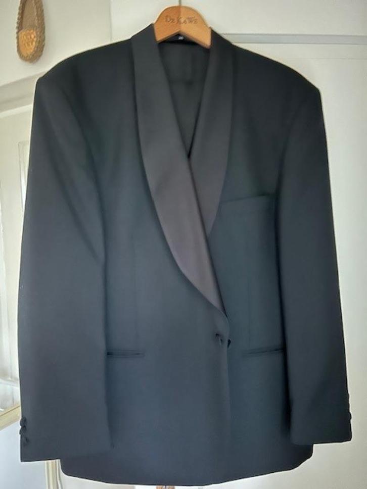 Bijzondere confectie-smoking mt EU 50 kort, Kleding | Heren, Kostuums en Colberts, Zo goed als nieuw, Maat 48/50 (M), Zwart, Ophalen of Verzenden