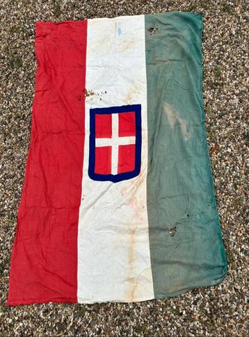 Italiaanse vlag WO2  beschikbaar voor biedingen