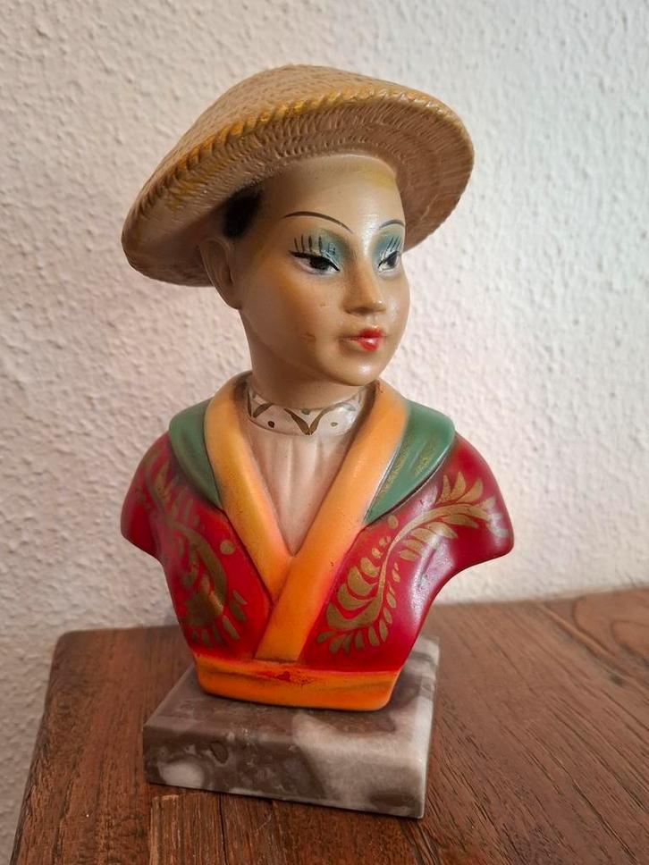 Borstbeeld gemerkt Arnova, Antiek en Kunst, Kunst | Beelden en Houtsnijwerken, Ophalen of Verzenden