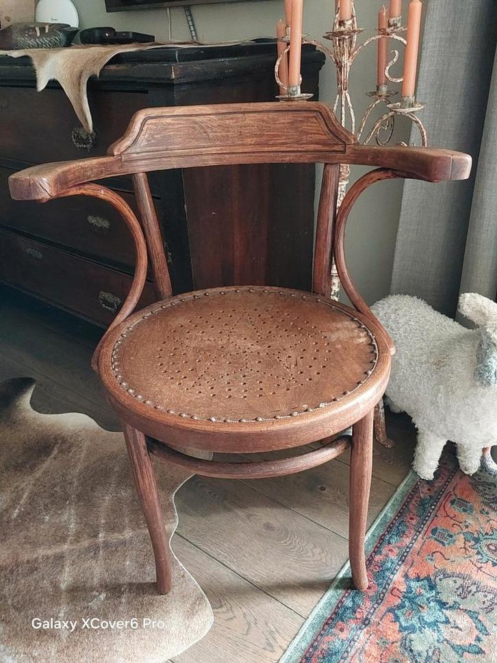 Thonet Stoel - Klassiek Design, Antiek en Kunst, Antiek | Meubels | Stoelen en Banken, Ophalen