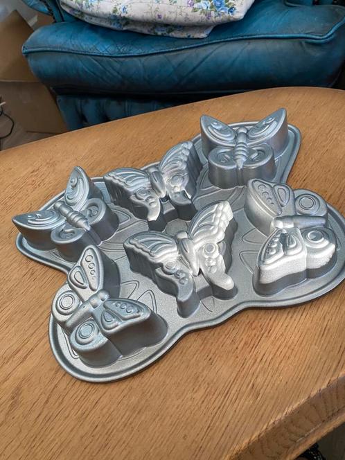 Nordic ware bakvorm, 6 vlinders, niet meer in de winkel, Hobby en Vrije tijd, Taarten en Cupcakes maken, Zo goed als nieuw, Bakvorm