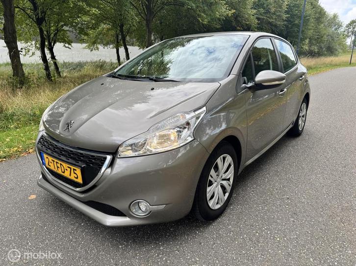 Peugeot 208 1.2 VTi * DISTRIBUTIE VV * PARKEERSENSOR * APK, Auto's, Peugeot, Bedrijf, Te koop, ABS, Airbags, Airconditioning, Alarm