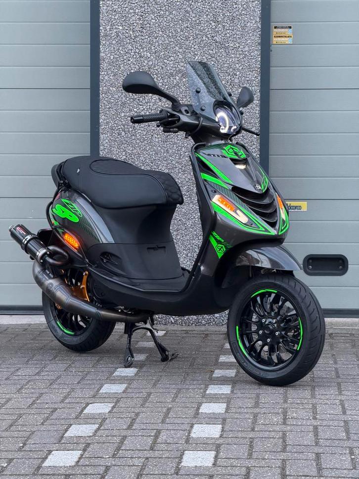 Zeer unieke!! Piaggio Zip 172cc Malossi Stage3 A2, Fietsen en Brommers, Scooters | Piaggio, Nieuw, Zip, Benzine, Ophalen