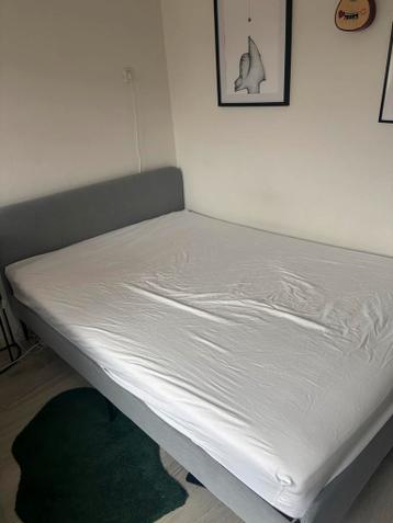 Grijze IKEA bedframe - incl. of excl. matras - afbeelding 2