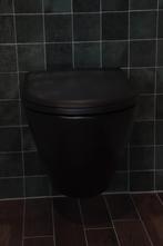 Mat zwarte toilet wandcloset + softclose compact model, Doe-het-zelf en Verbouw, Sanitair, Nieuw, Steen, Toilet, Ophalen
