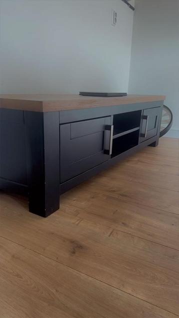Table kast tv stolen 500€