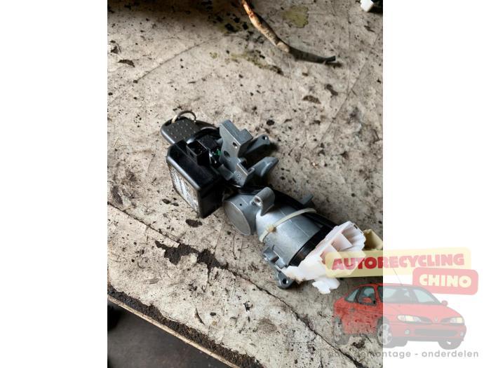 Kontaktslot + Sleutel van een Suzuki Ignis, Ophalen, Gebruikt, -, -