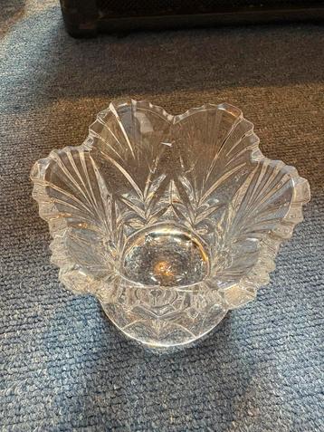 Kristal beschikbaar voor biedingen