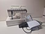 Janome CoverPro 3000 Coverlockmachine, Hobby en Vrije tijd, Naaimachines en Toebehoren, Ophalen, Zo goed als nieuw, Lockmachine