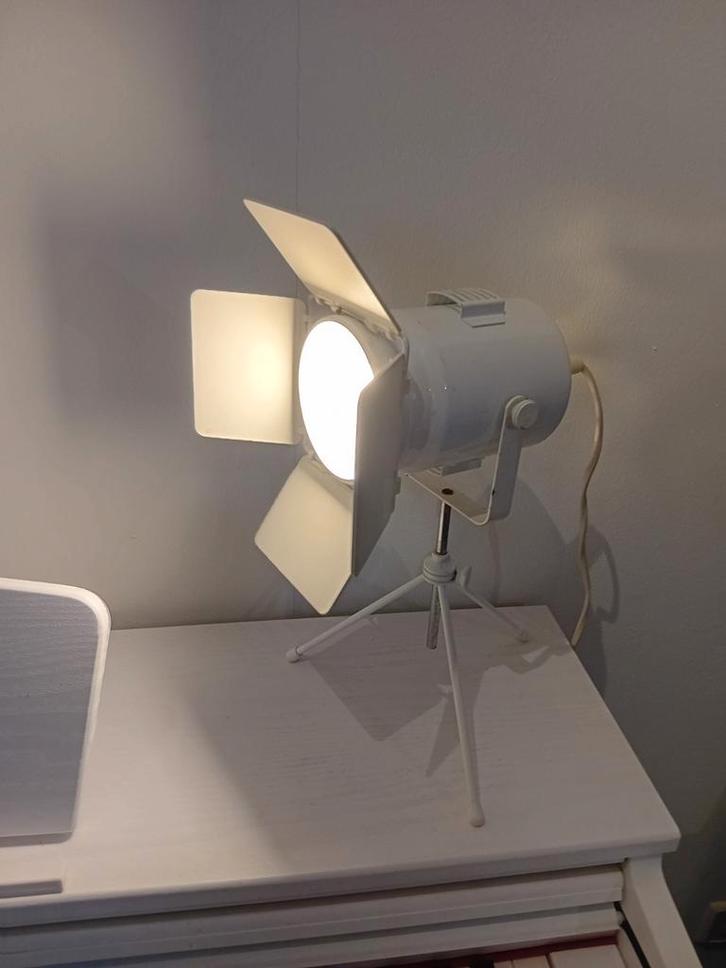 Vintage Film Projector Tafellamp - Studio Look, Huis en Inrichting, Lampen | Vloerlampen, Gebruikt, Minder dan 100 cm, Kunststof