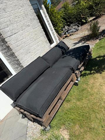 Loungeset beschikbaar voor biedingen