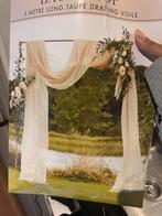 Trouwboog met doek en bloemen, Ophalen of Verzenden, Zo goed als nieuw