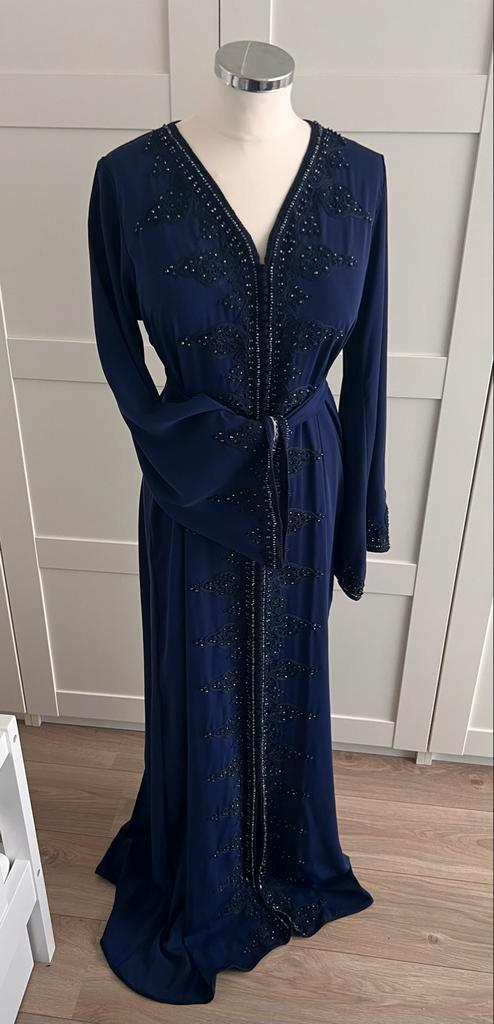 Donkerblauwe Kaftan(Marokkaanse feestjurk) met Kraaltjes, Kleding | Dames, Jurken, Zo goed als nieuw, Maat 38/40 (M), Blauw, Onder de knie