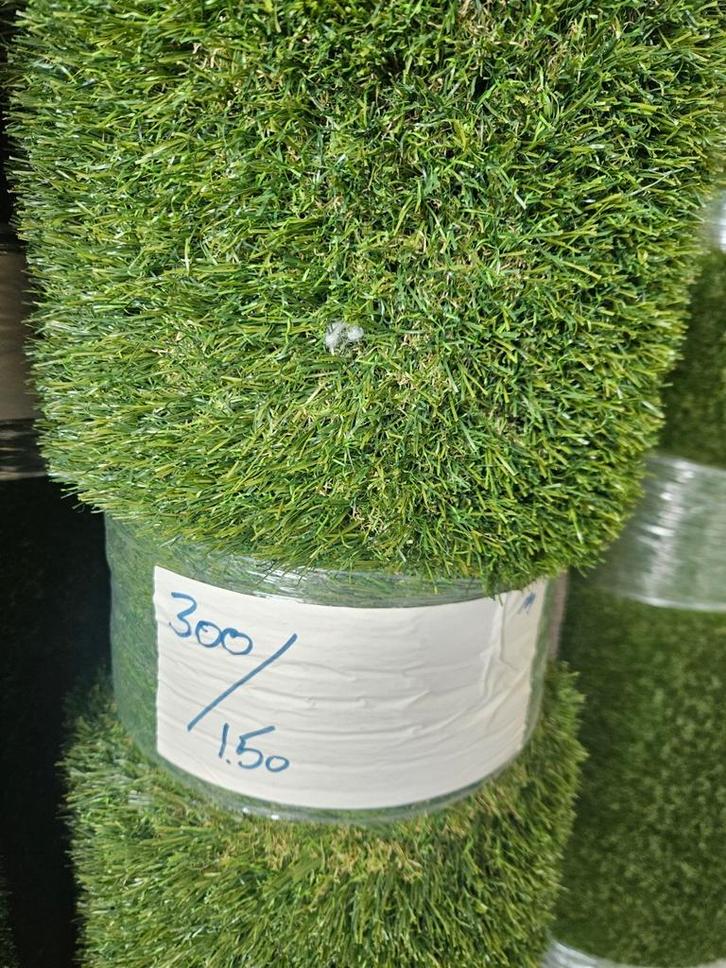 Kunstgras coupon 50mm poolhoogte 1.50 x 3.00 nu €45,-, Tuin en Terras, Gras en Kunstgras, Nieuw, 20 m² of meer, Ophalen of Verzenden