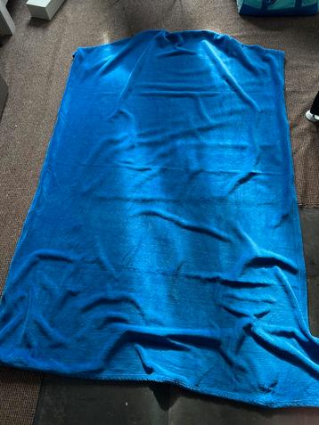 Blauwe  pluche kleed nieuw - 2.10x1.35m beschikbaar voor biedingen
