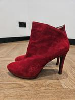 Suede enkellaarsjes rood maat 41, Lage of Enkellaarzen, Ophalen of Verzenden, Gedragen, Rood