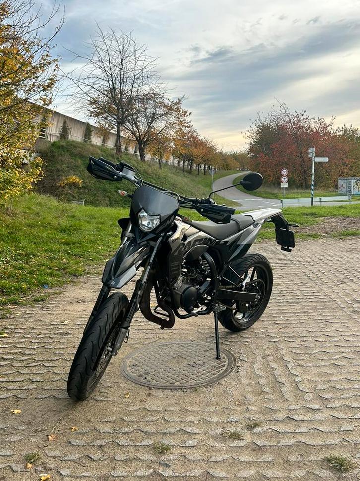 2024 Sherco Blackmoon SM-R 50, Fietsen en Brommers, Brommers | Crossbrommers, Gebruikt, Overige merken, Ophalen