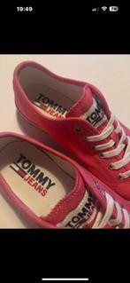 Nooit gedragen. Mooie rose tommy hilfiger allstars stijl, Ophalen of Verzenden, Zo goed als nieuw, Roze