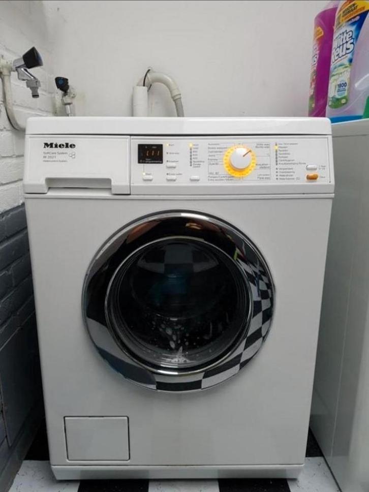 Miele 8kg SoftCare wasmachine A++, Witgoed en Apparatuur, Wasmachines, Zo goed als nieuw, Voorlader, 8 tot 10 kg, Minder dan 85 cm