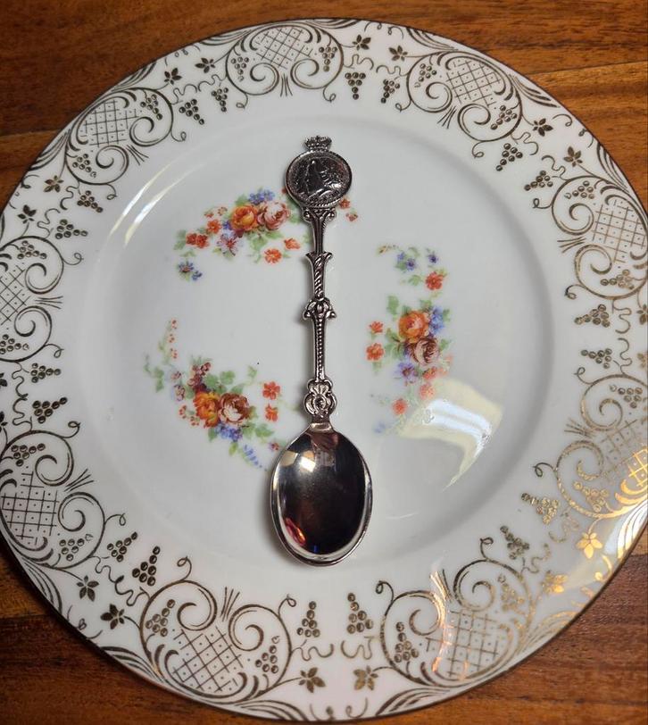 Verzilverd lepeltje Juliana & Beatrix 30-04-1980, Antiek en Kunst, Antiek | Bestek, Ophalen of Verzenden