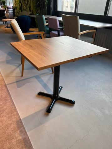 5 St. Showroom Tafel Halifax Eiken/Tabak, Kruisvoet, 70x80cm beschikbaar voor biedingen