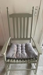 Schommelstoel met kussen - babykamer, Ophalen of Verzenden, Zo goed als nieuw, Hout, Eén