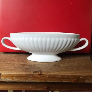 Schaal Delfs wit beschikbaar voor biedingen