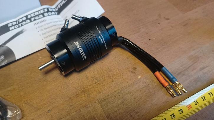 Rc boot/ speedboot Motor& koelmantel, Hobby en Vrije tijd, Modelbouw | Boten en Schepen, Nieuw, Groter dan 1:32, Overige merken