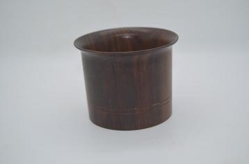Mooi houten knottenbakje beschikbaar voor biedingen