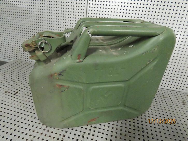 Jerrycan 10 L. Brandstof Can Militair, Verzamelen, Militaria | Algemeen, Landmacht, Overige typen, Nederland, Ophalen of Verzenden