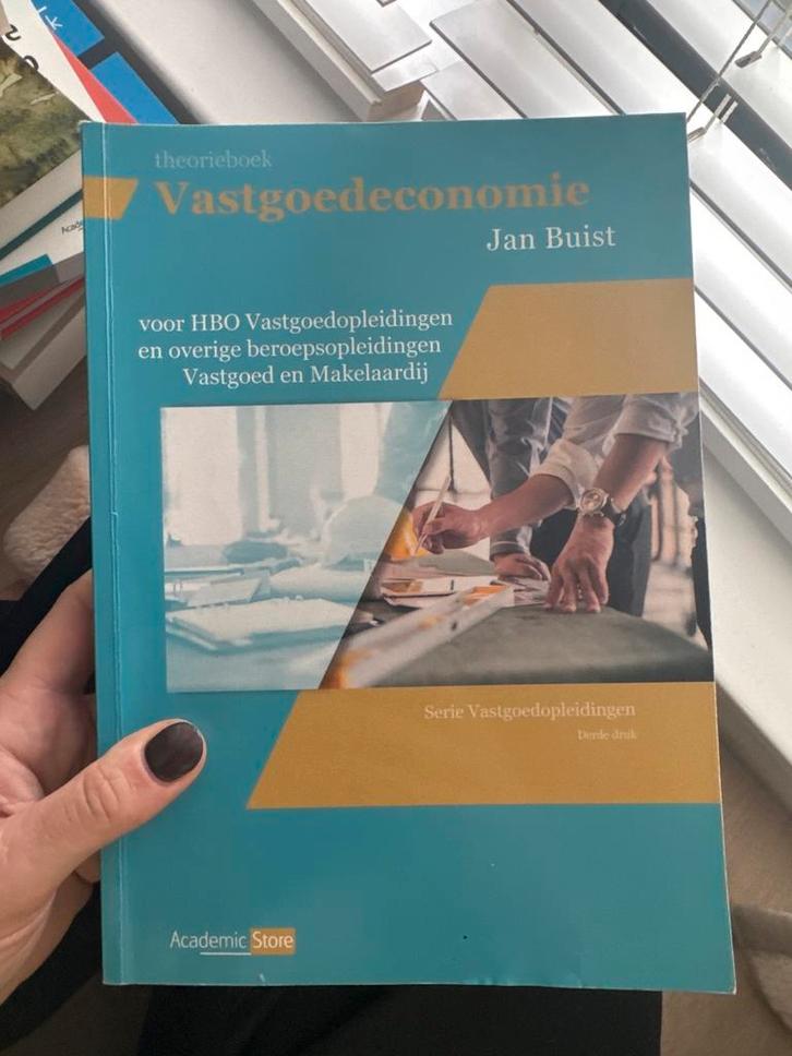 Vastgoedeconomie - Jan Buist (HBO), Boeken, Studieboeken en Cursussen, Zo goed als nieuw, HBO, Gamma, Ophalen of Verzenden