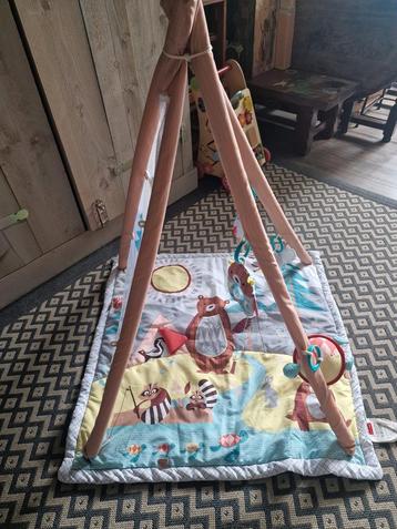 Speelkleed met activiteiten beschikbaar voor biedingen