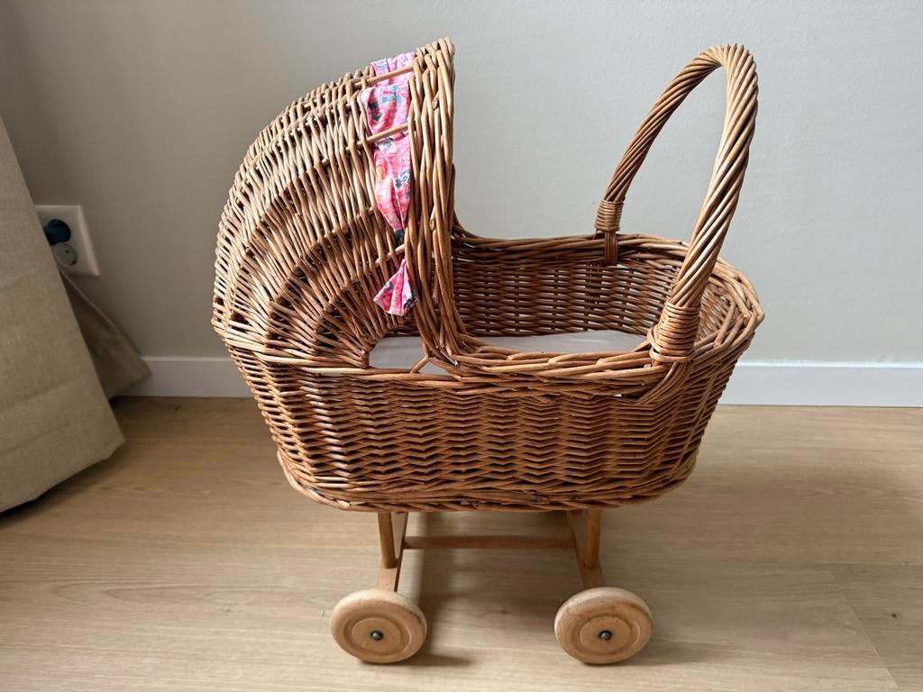 Rotan Speelgoed Kinderwagen, Kinderen en Baby's, Speelgoed | Poppen, Ophalen, Gebruikt, Overige typen