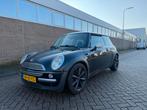 Mini 1.6 16V Cooper 2004 Zwart/nap/17 inch/apk, Voorwielaandrijving, 15 km/l, 4 cilinders, 4 stoelen