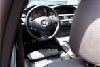 BMW 3 Serie Touring 335xi M-Sport Handgeschakeld LCI | Origi, Auto's, Euro 5, Bluetooth, Met garantie (alle), Blauw