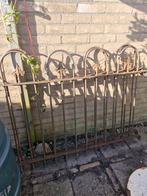 Twee gietijzeren hekwerken, Ophalen