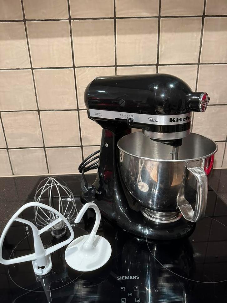 Zwarte kitchenaid classic, Witgoed en Apparatuur, Keukenmixers, Gebruikt, 4 liter of meer, 3 snelheden of meer, Ophalen of Verzenden