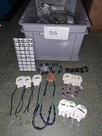 Partij sieraden nr 25. Armbanden, oorbellen, kettingen., Ophalen of Verzenden, Nieuw, Overige kleuren, Overige materialen