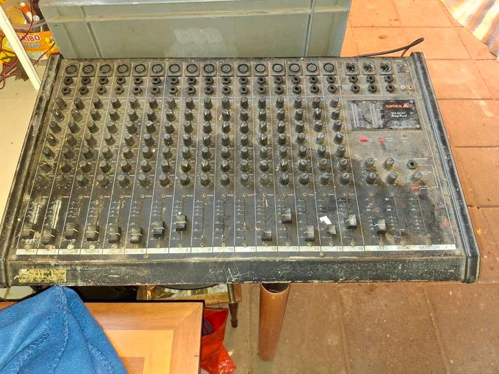 Mengpaneel en lichtcomputers en veel meer, Muziek en Instrumenten, Mengpanelen, Gebruikt, Ophalen