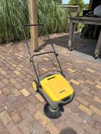 Kärcher veegmachine met ruime opvangbak, Tuin en Terras, Veegmachines, Ophalen, Gebruikt