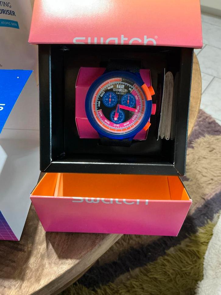 Swatch horloge - Nieuw in doos!, Sieraden, Tassen en Uiterlijk, Horloges | Heren, Nieuw, Polshorloge, Swatch, Kunststof, Ophalen of Verzenden