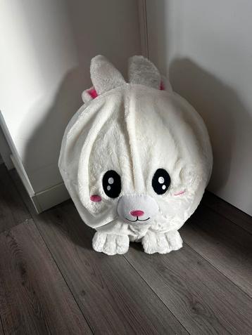 Grote knuffel konijn met ‘ballon’ binnen in beschikbaar voor biedingen