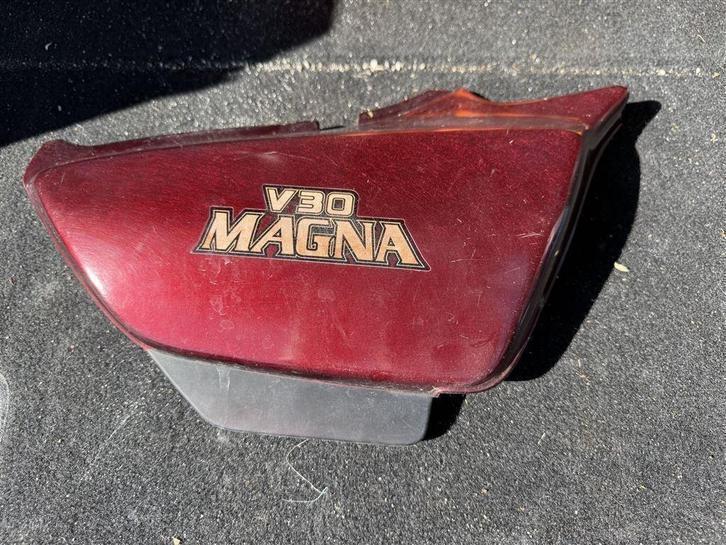 Gebruikt Zijkapje - Honda Magna VF 500 (Rechterzijde), Motoren, Onderdelen | Honda, Gebruikt, Ophalen of Verzenden
